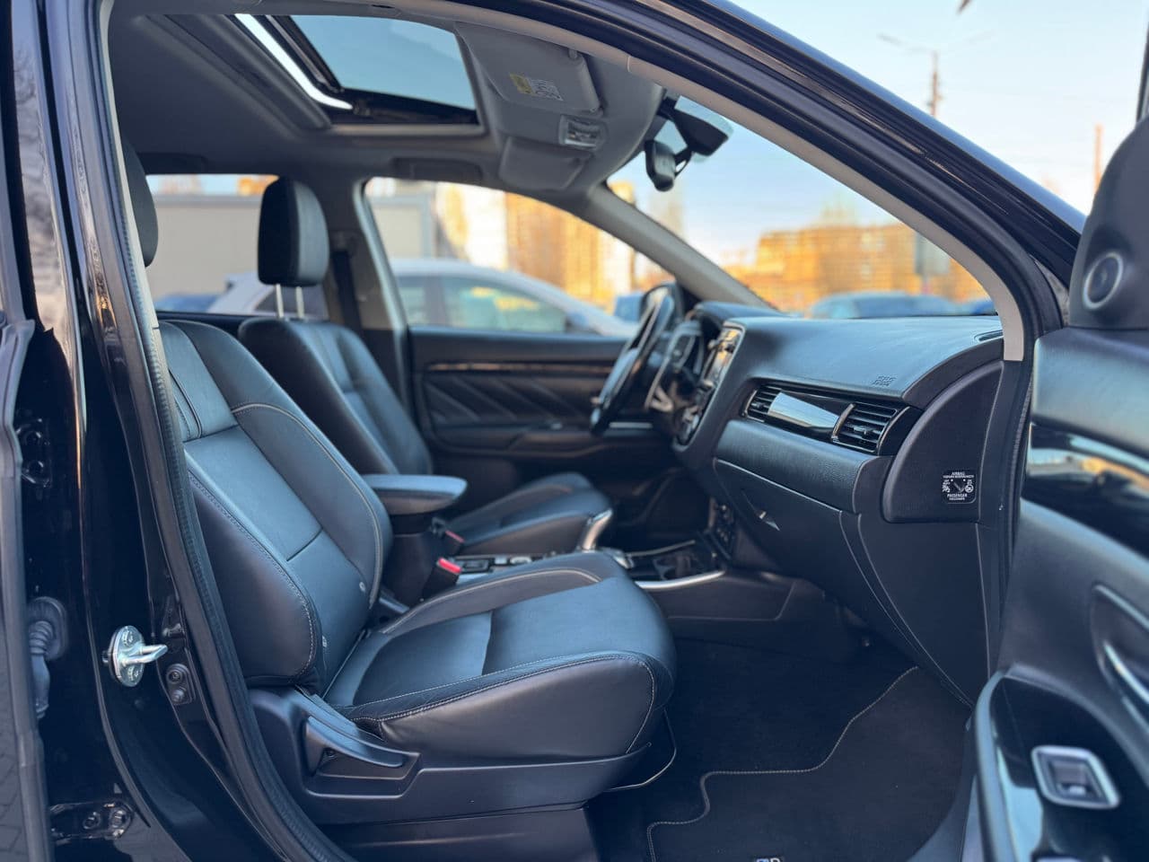 2016 Mitsubishi Outlander — Miniatură 17