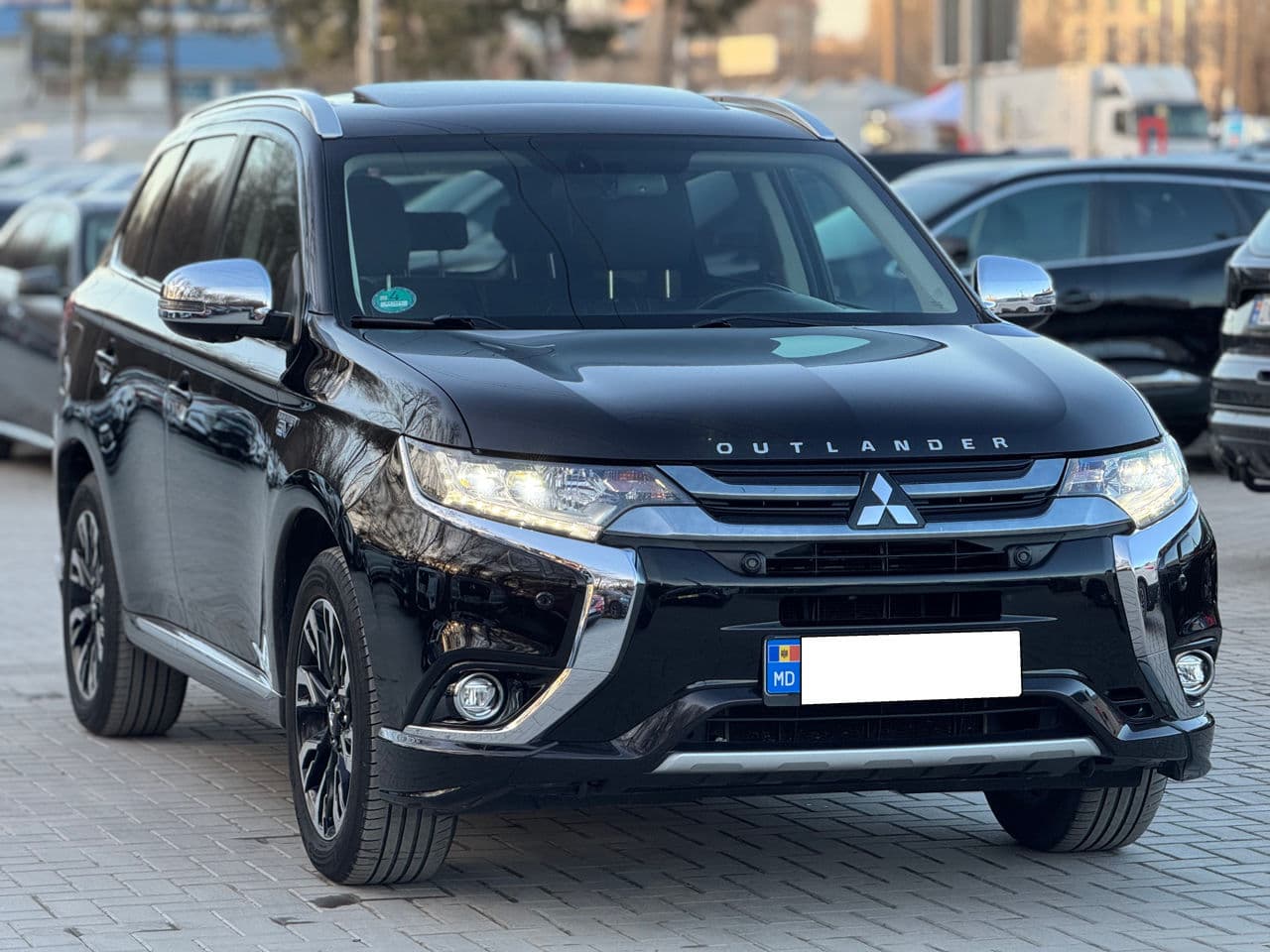 2016 Mitsubishi Outlander — Miniatură 3