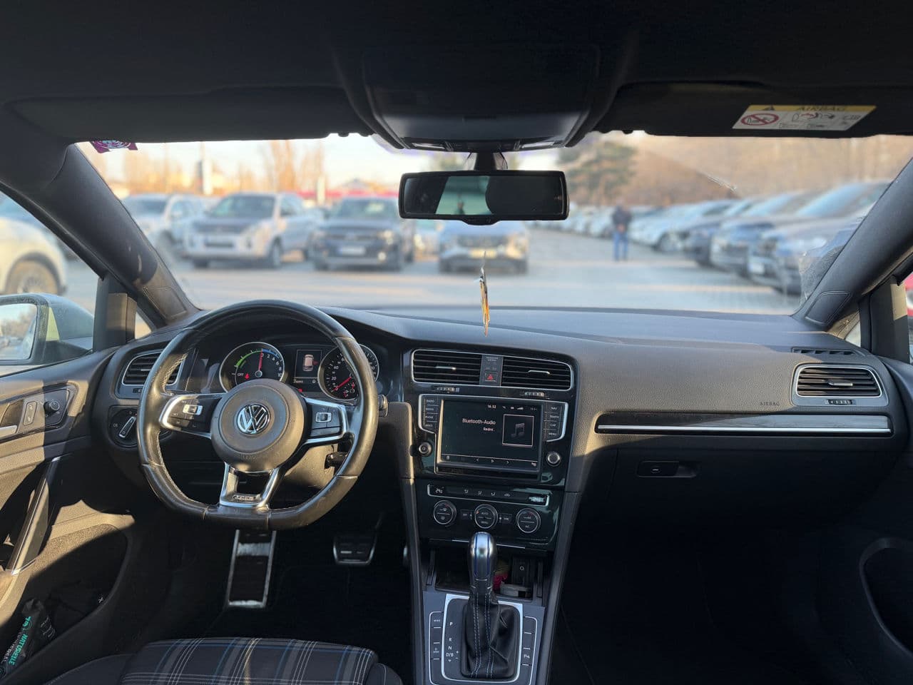 2015 Volkswagen Golf GTE — Miniatură 12