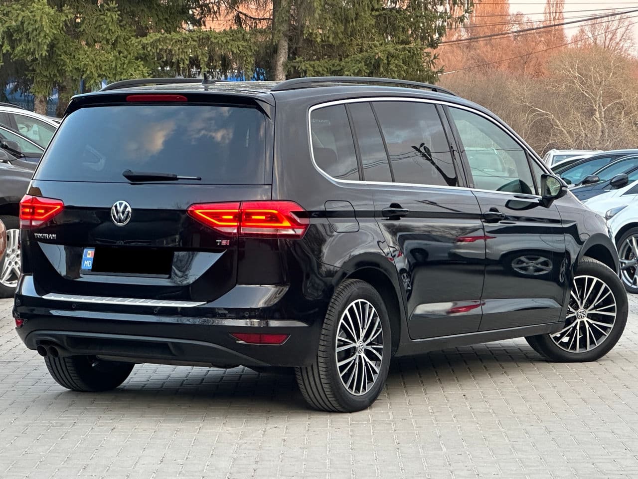2015 Volkswagen Touran — Miniatură 3