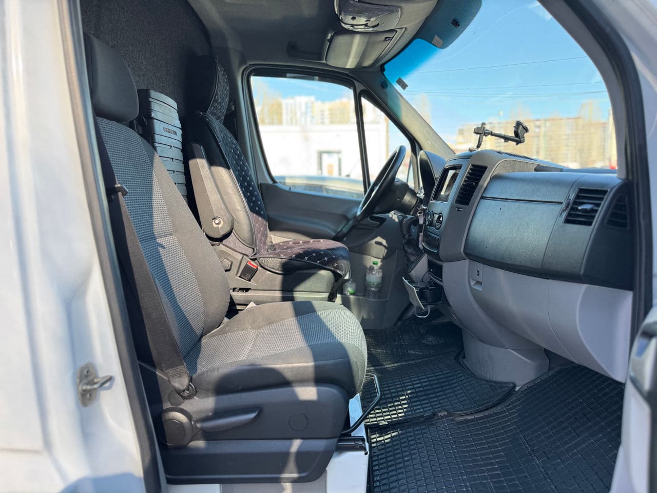 2011 Mercedes Sprinter — Miniatură 16