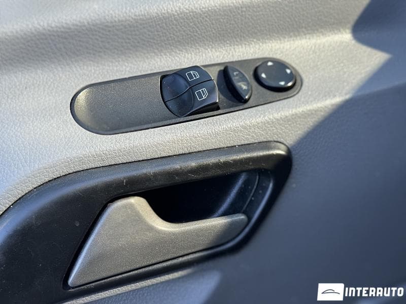 2011 Mercedes Sprinter — Miniatură 6