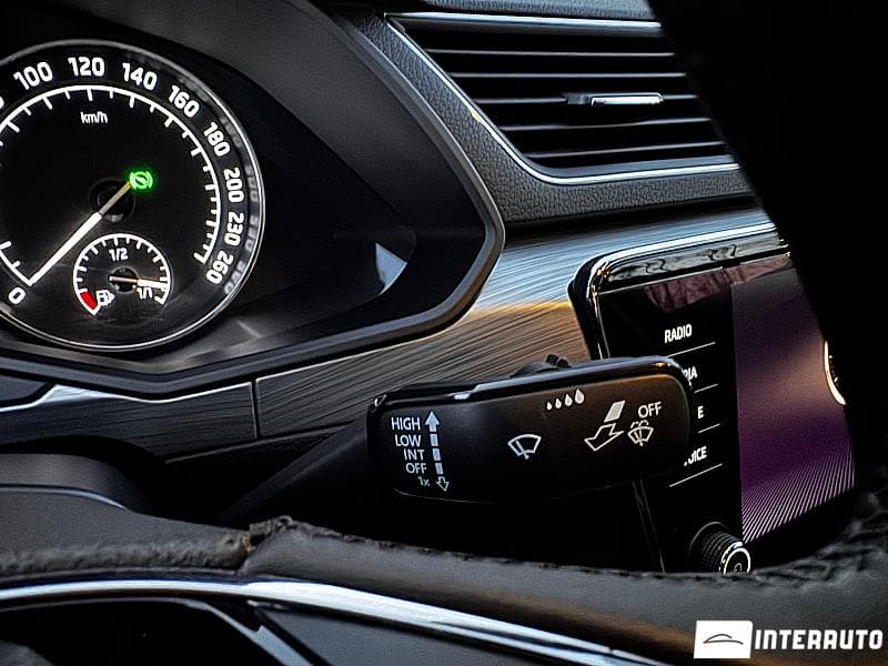 2020 Skoda Superb — Miniatură 9