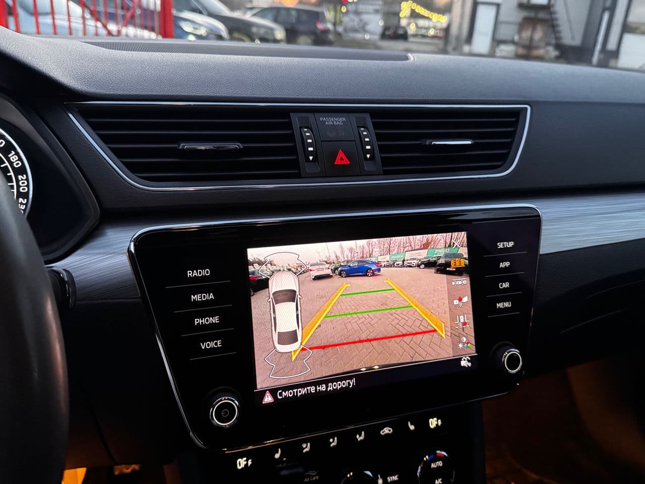2020 Skoda Superb — Miniatură 10