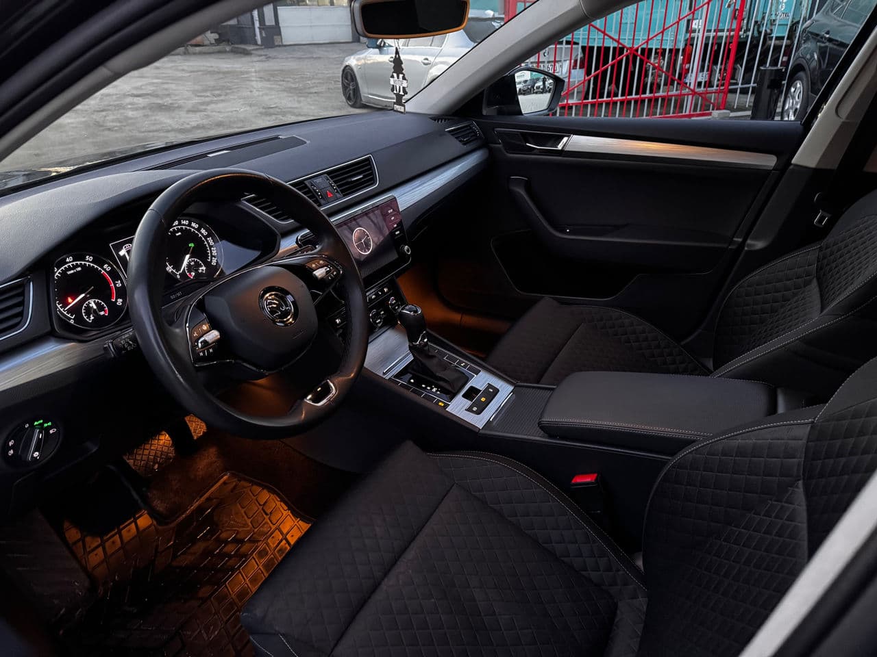 2020 Skoda Superb — Miniatură 6