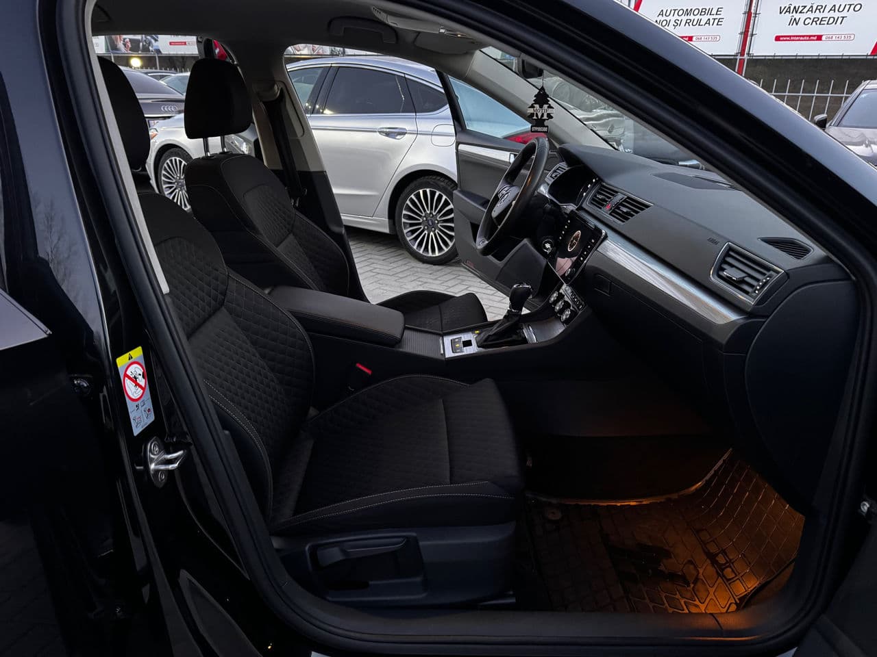 2020 Skoda Superb — Miniatură 16
