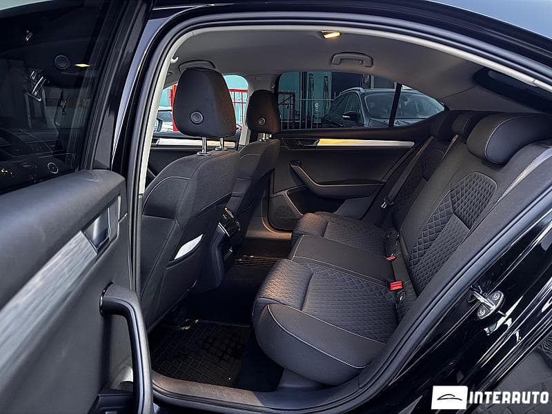 2020 Skoda Superb — Miniatură 18