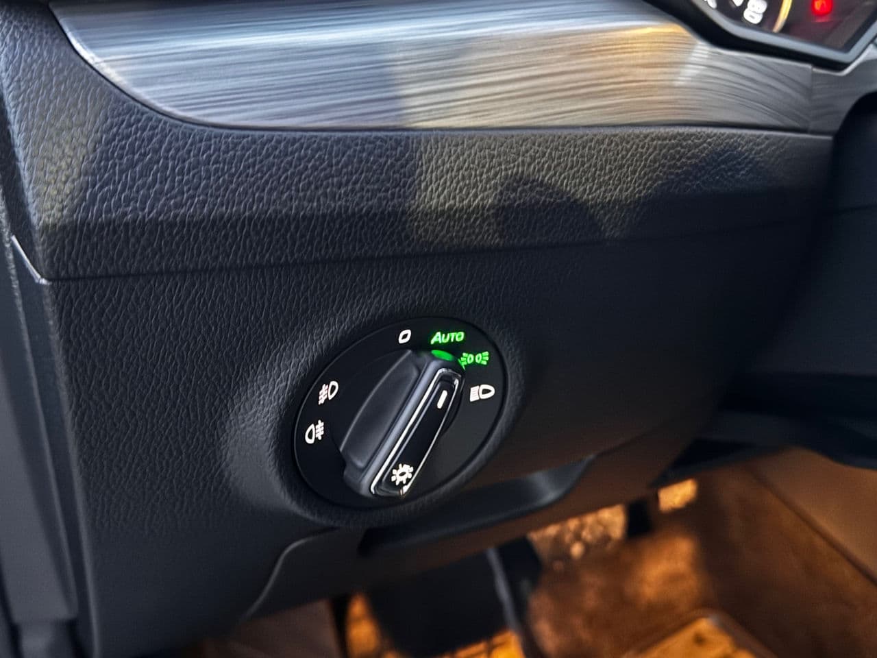 2020 Skoda Superb — Miniatură 13