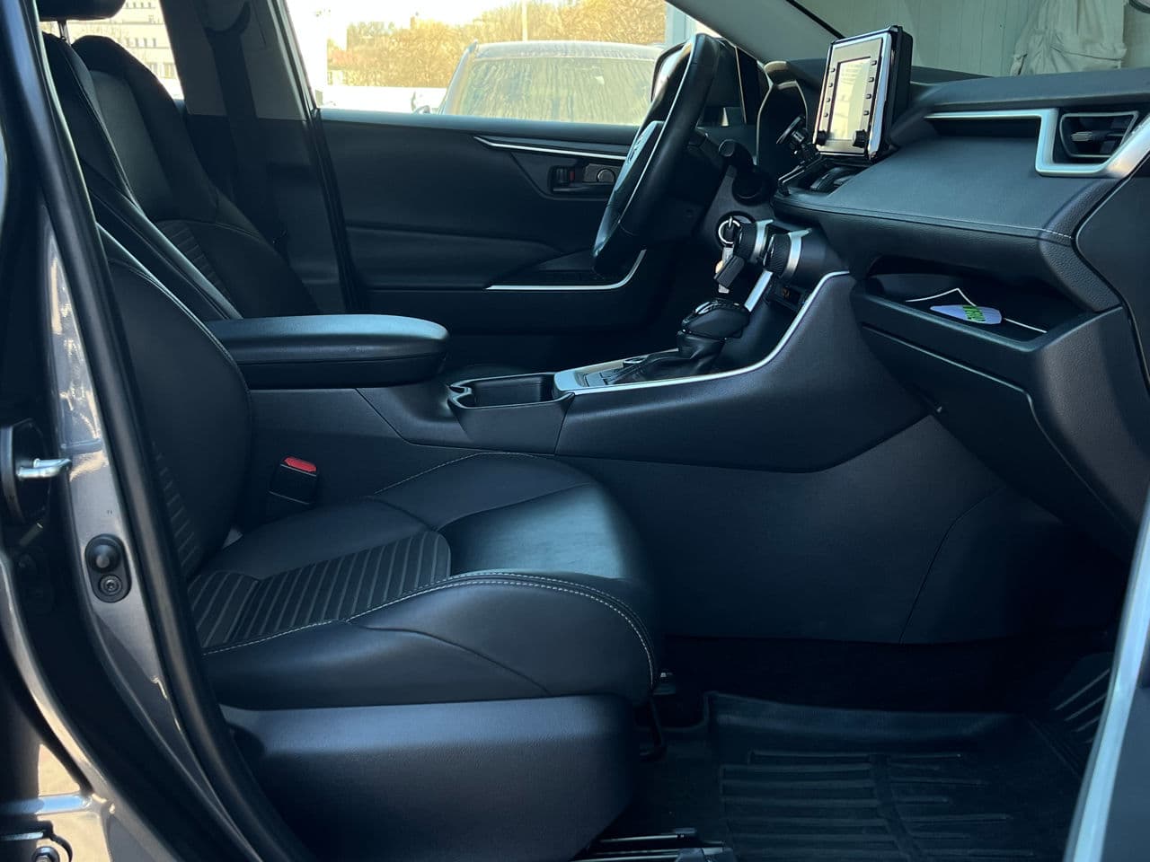 Toyota Rav-4 2019 — Миниатюра 16