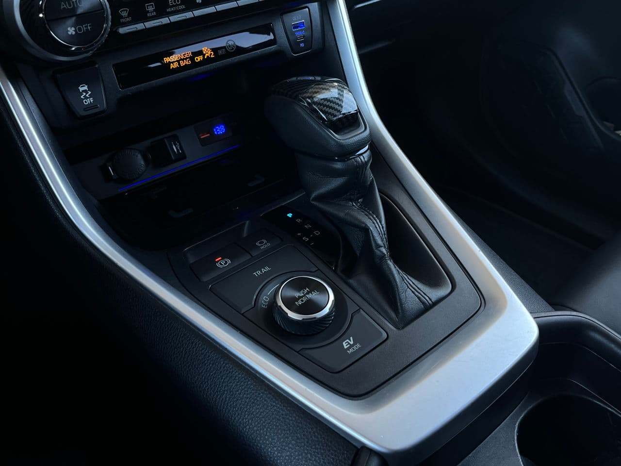 Toyota Rav-4 2019 — Миниатюра 15