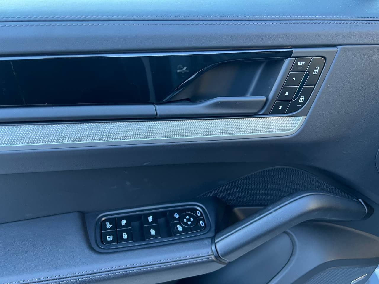 2023 Porsche Cayenne S E-Hybrid Coupe — Miniatură 7