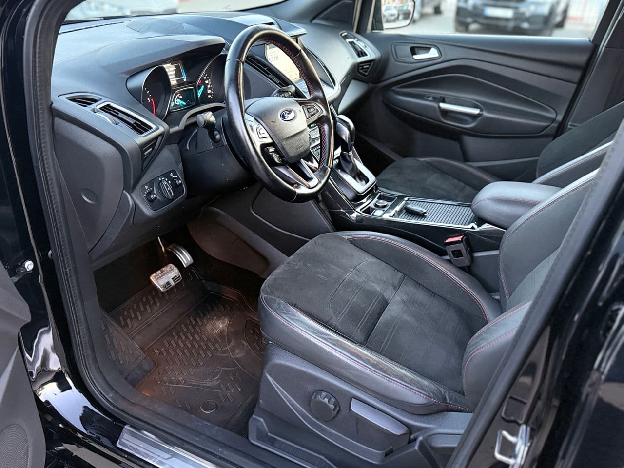 2017 Ford Kuga — Miniatură 6