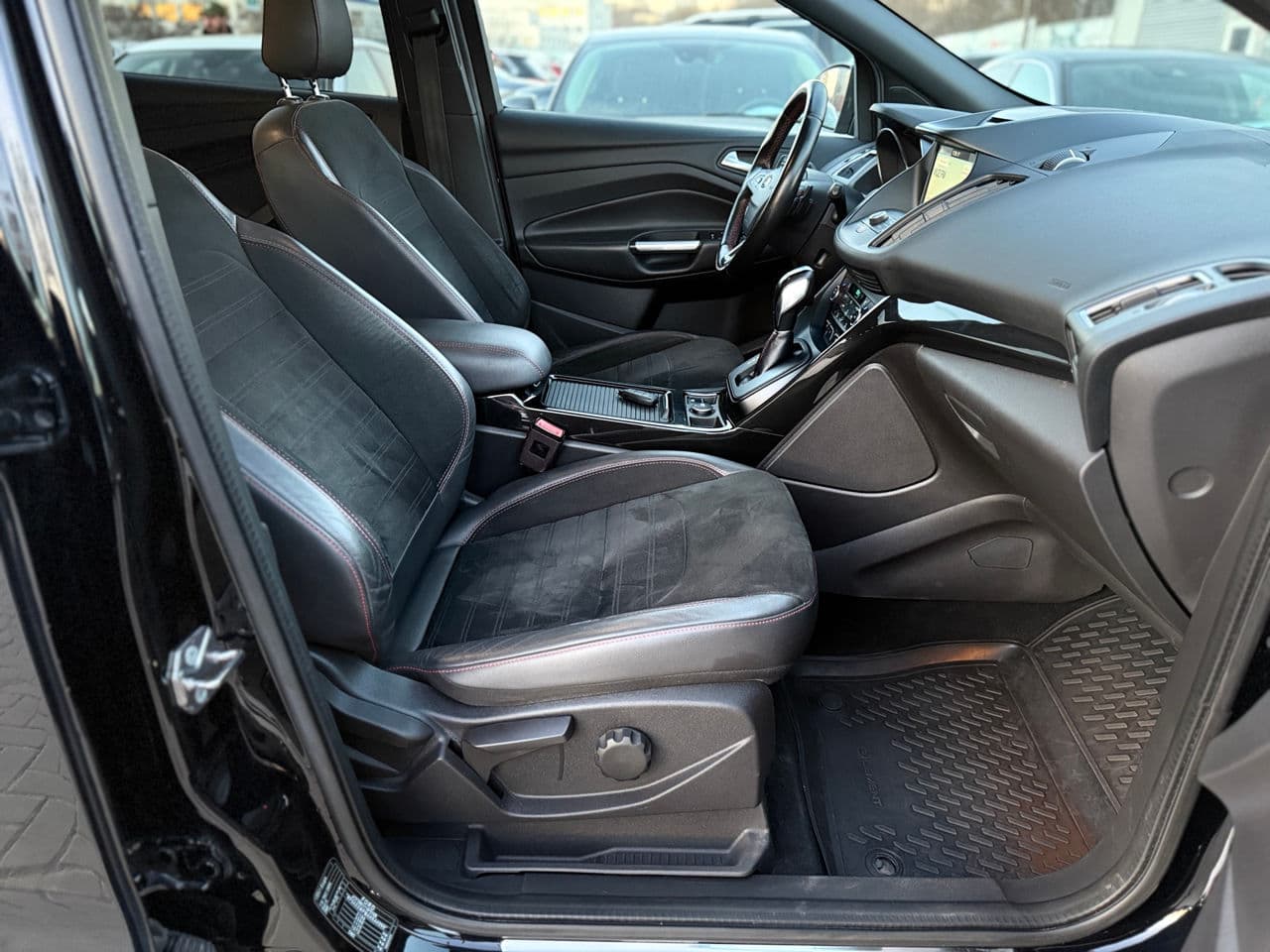 2017 Ford Kuga — Miniatură 17