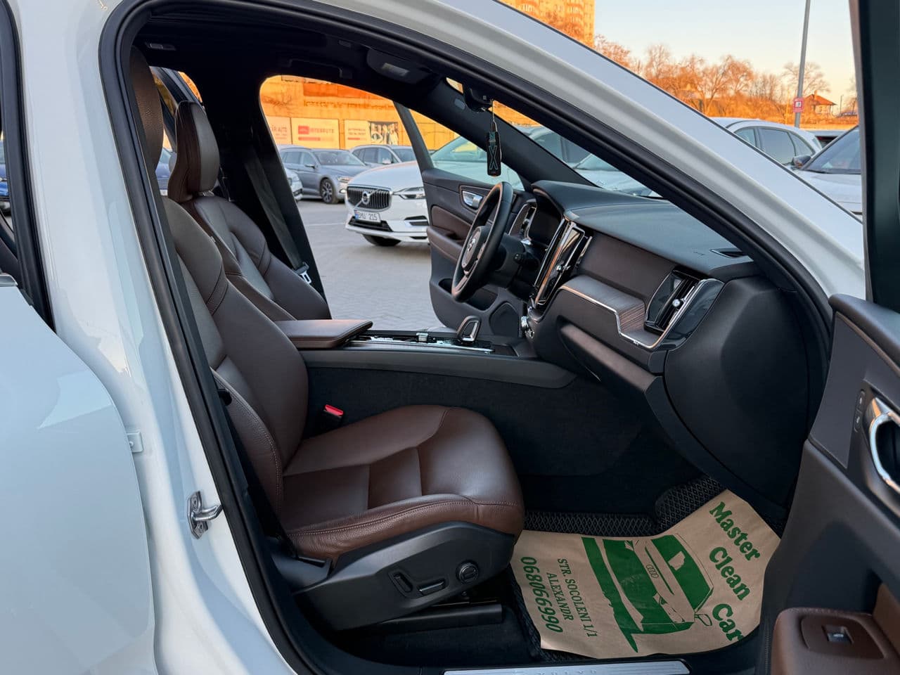 2021 Volvo XC 60 — Miniatură 17