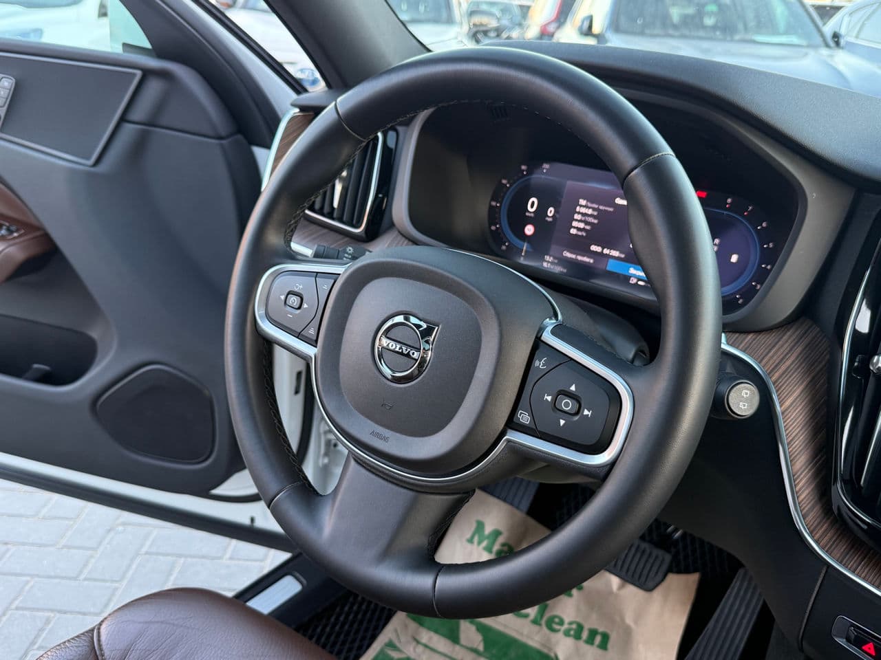2021 Volvo XC 60 — Miniatură 8