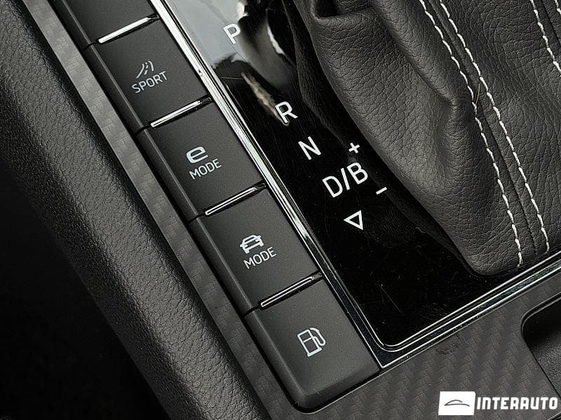 2020 Skoda Superb — Miniatură 14