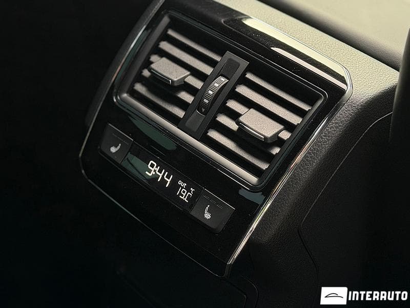 2020 Skoda Superb — Miniatură 18