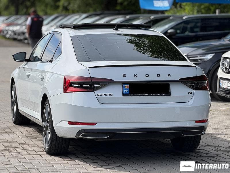 2020 Skoda Superb — Miniatură 4