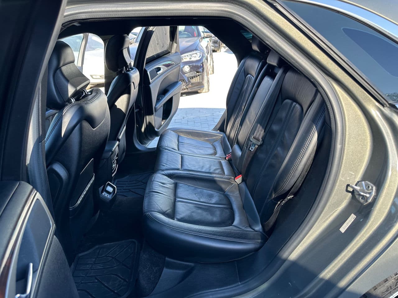 2016 Lincoln MKZ — Miniatură 15
