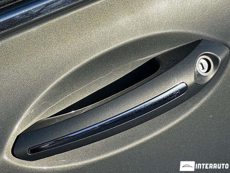 2016 Lincoln MKZ — Miniatură 18
