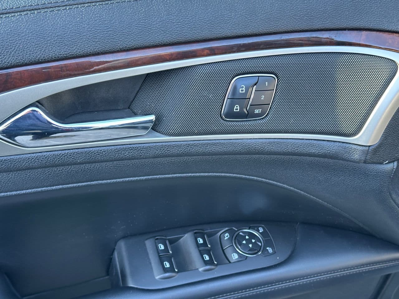 2016 Lincoln MKZ — Miniatură 13