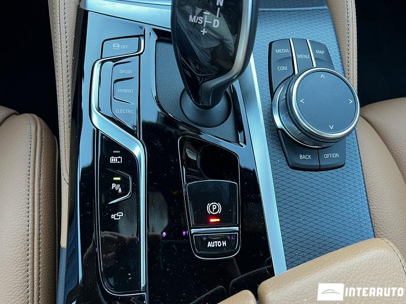 2023 BMW 530e — Miniatură 13