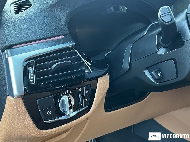 2023 BMW 530e — Miniatură 14