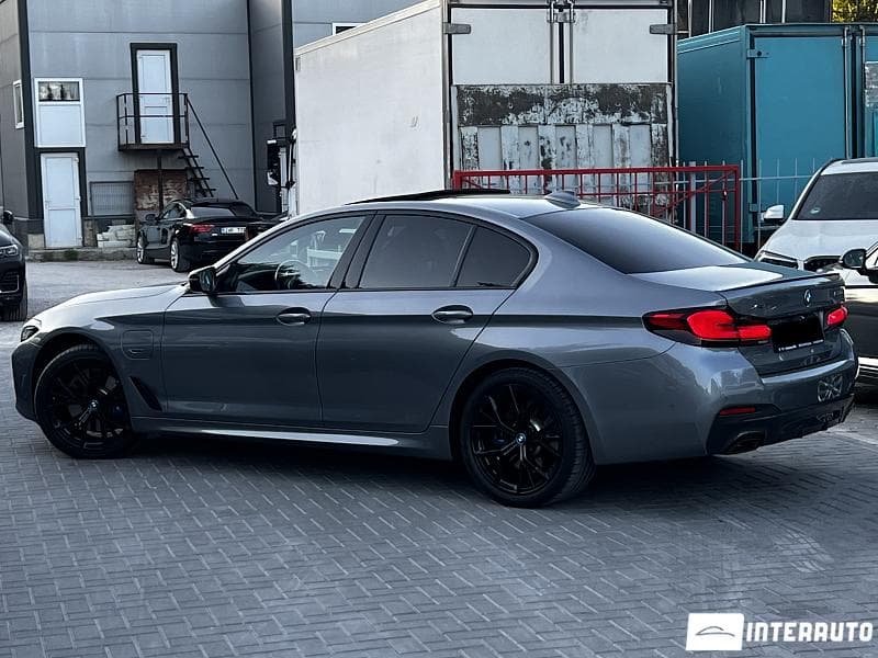 2023 BMW 530e — Miniatură 2