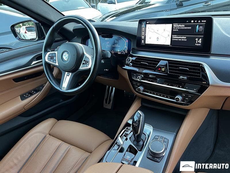 2023 BMW 530e — Miniatură 8