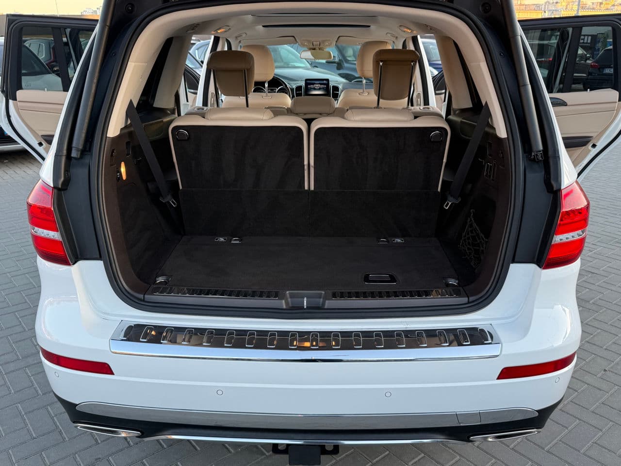 2017 Mercedes GLS 450 — Miniatură 29