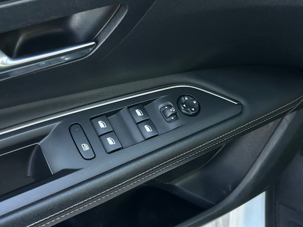 2020 Peugeot 3008 — Miniatură 8