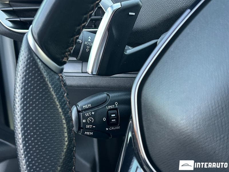 2020 Peugeot 3008 — Miniatură 10