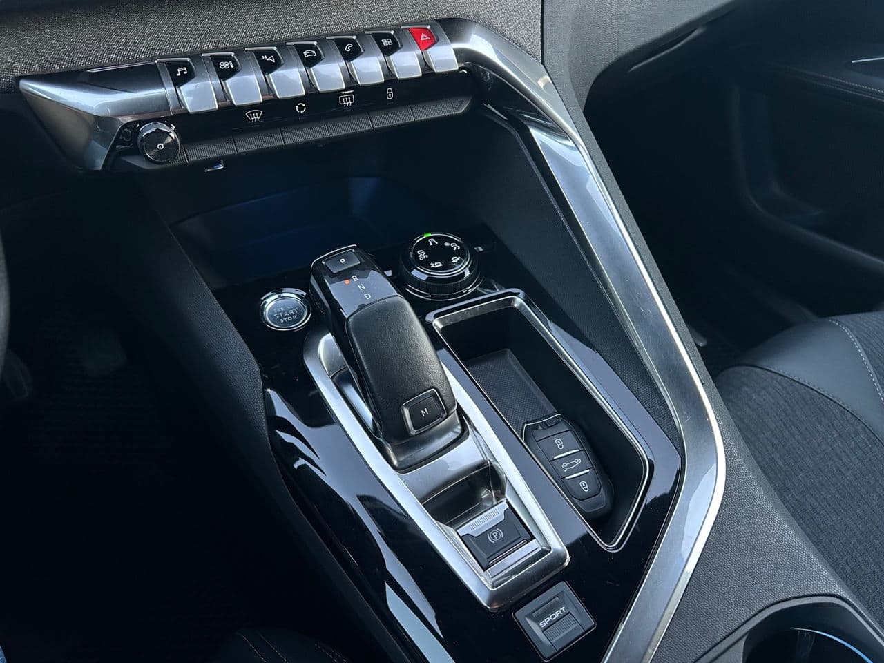 2020 Peugeot 3008 — Miniatură 16