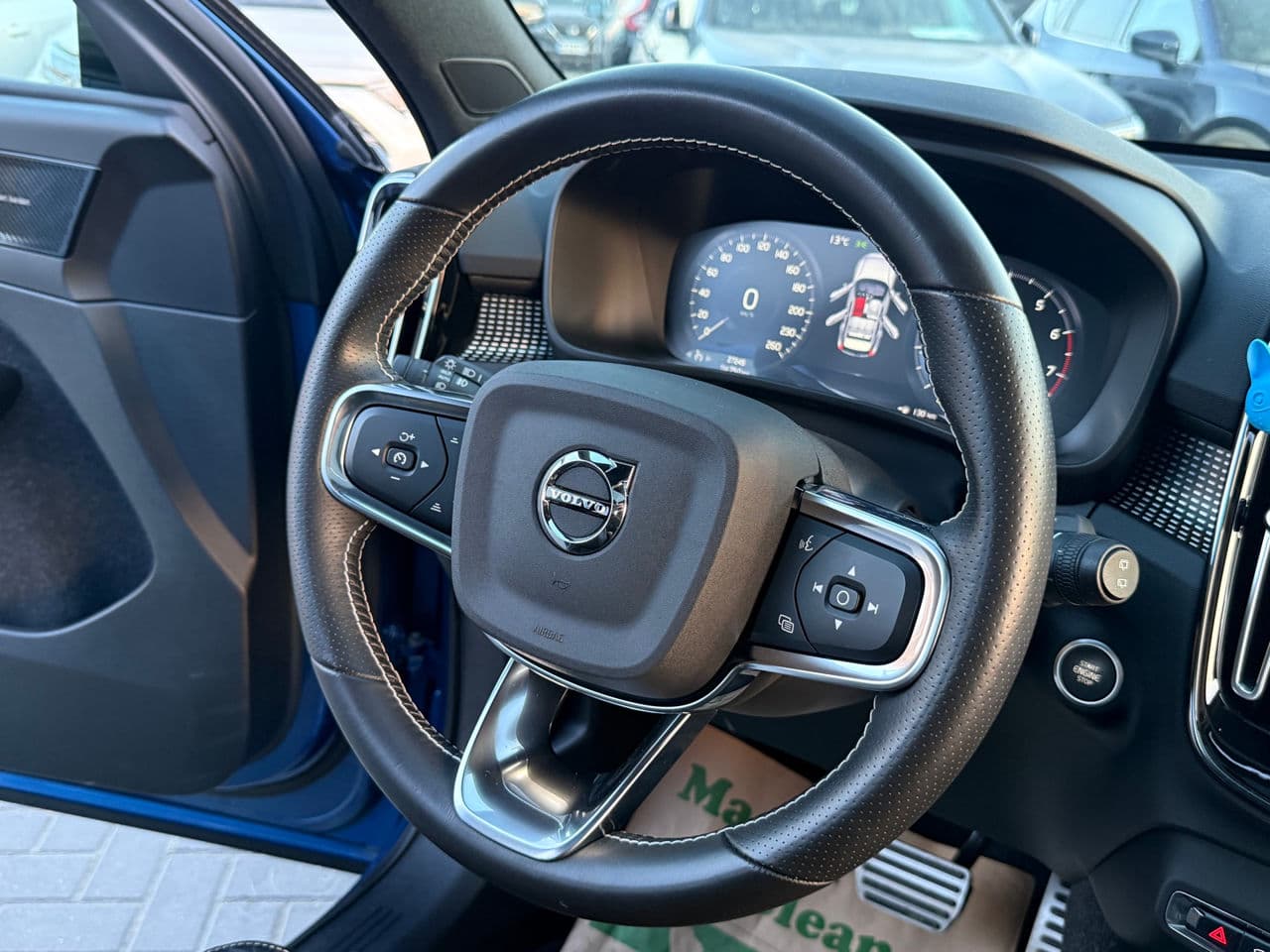 Volvo XC 40 2020 — Миниатюра 7