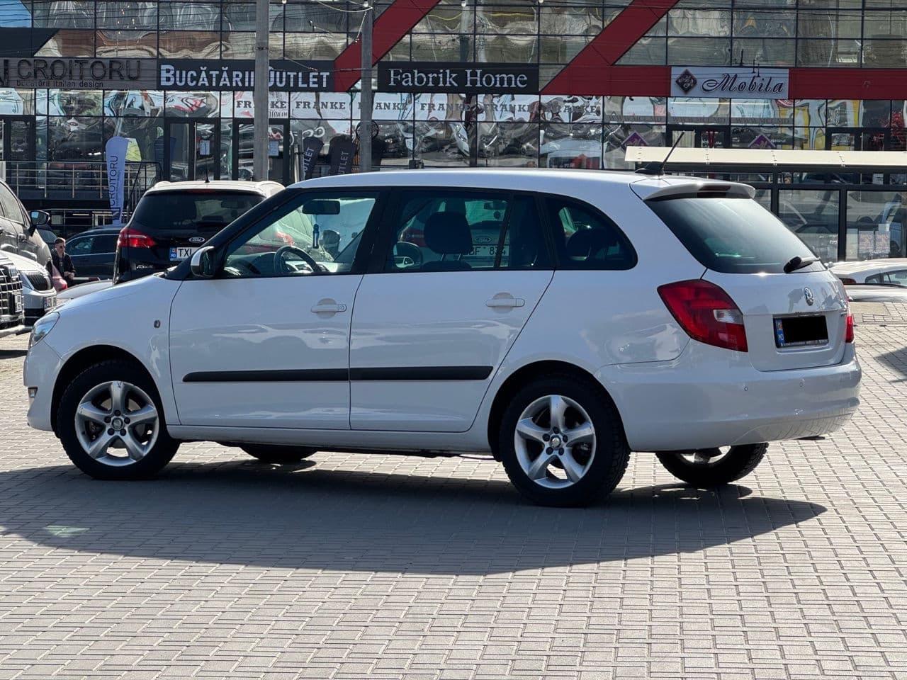 2012 Skoda Fabia — Miniatură 4