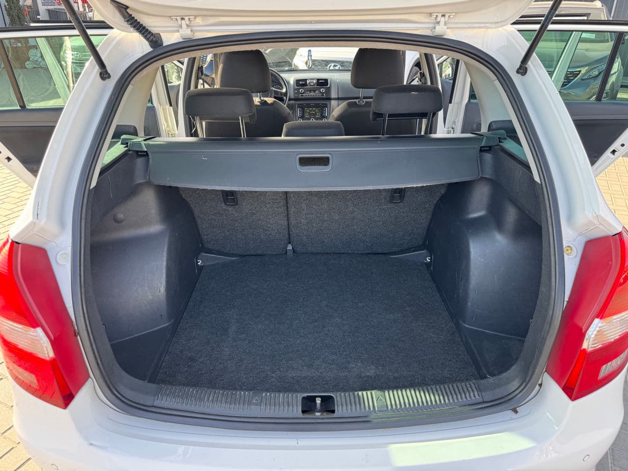2012 Skoda Fabia — Miniatură 19