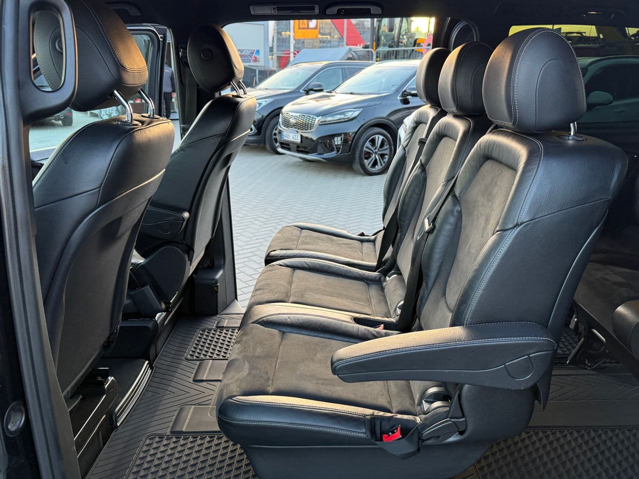 2018 Mercedes V 250 — Miniatură 12