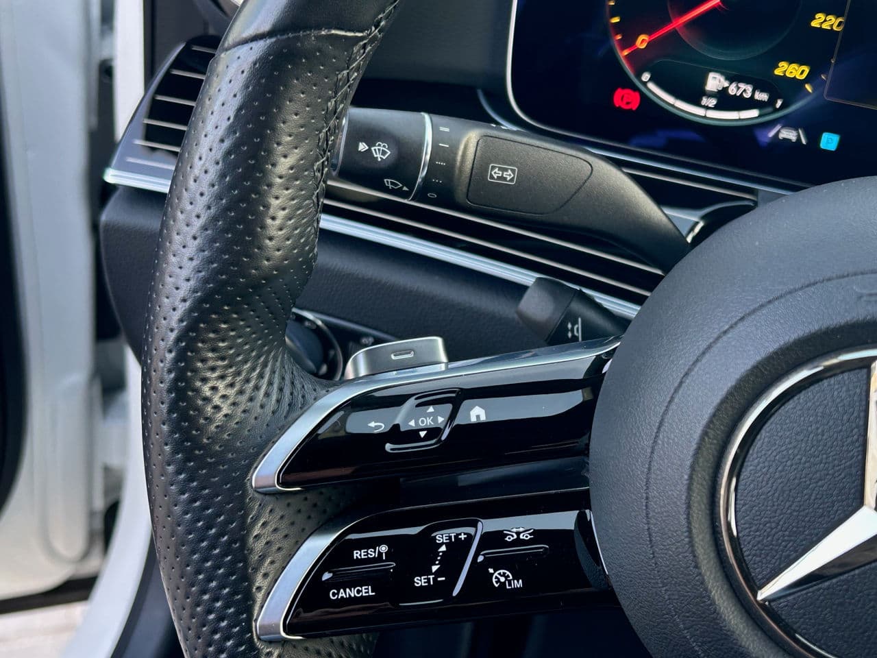 2020 Mercedes E 300de — Miniatură 9