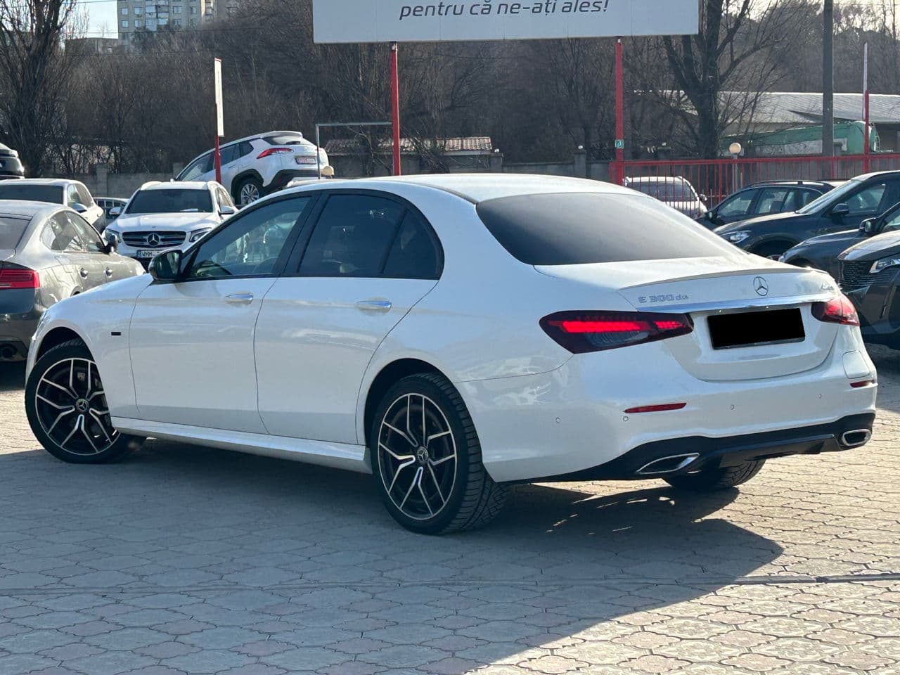 2020 Mercedes E 300de — Miniatură 3