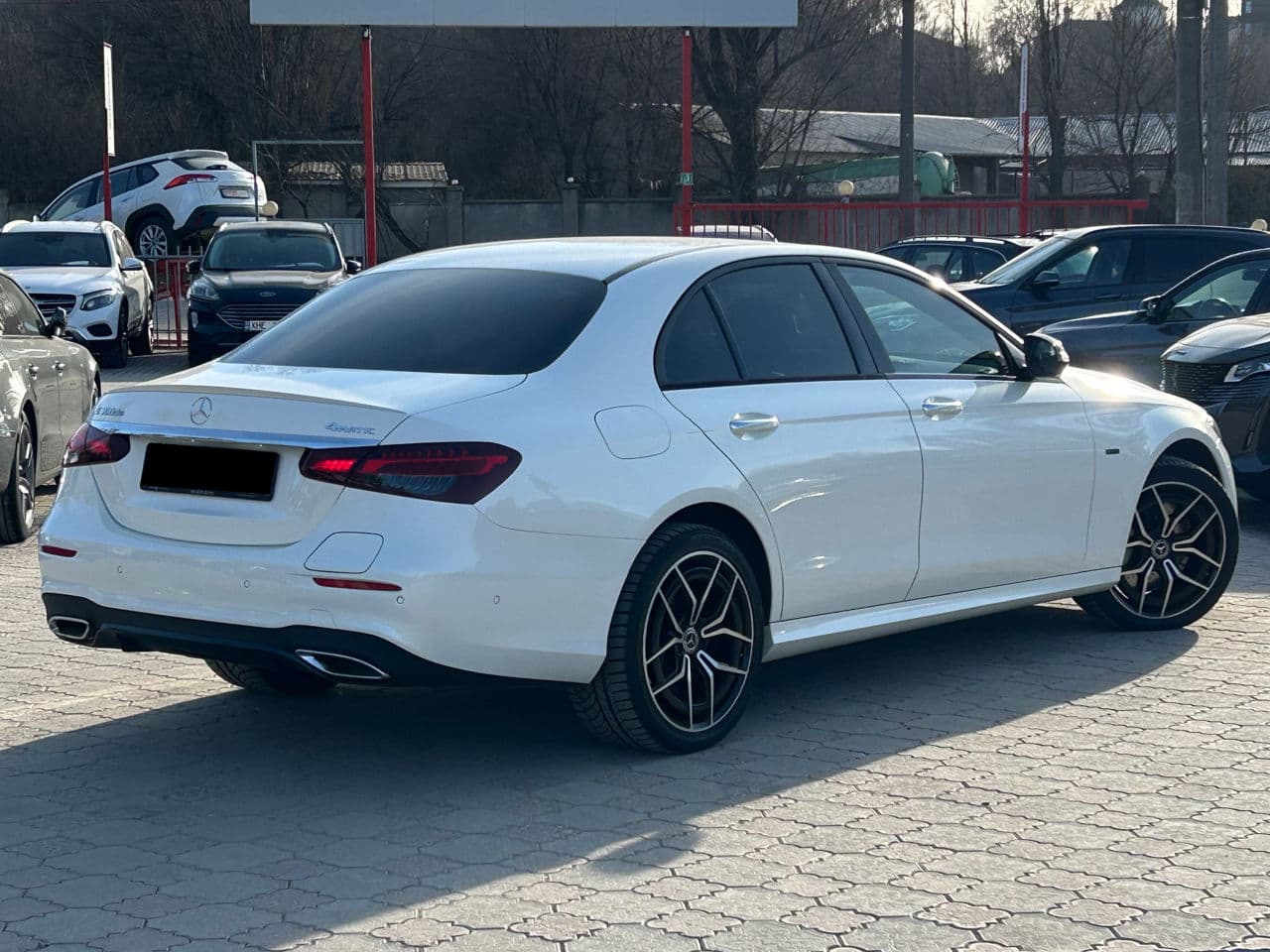 2020 Mercedes E 300de — Miniatură 2