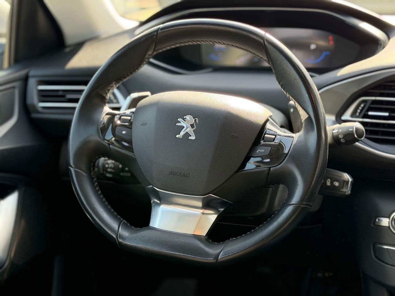 2020 Peugeot 308 — Miniatură 10