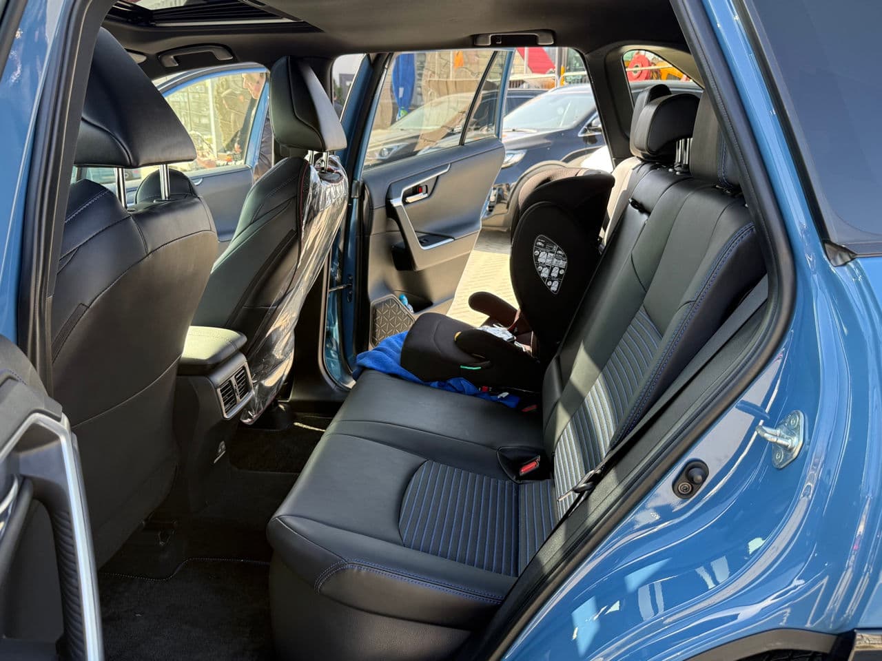 Toyota Rav-4 2022 — Миниатюра 13
