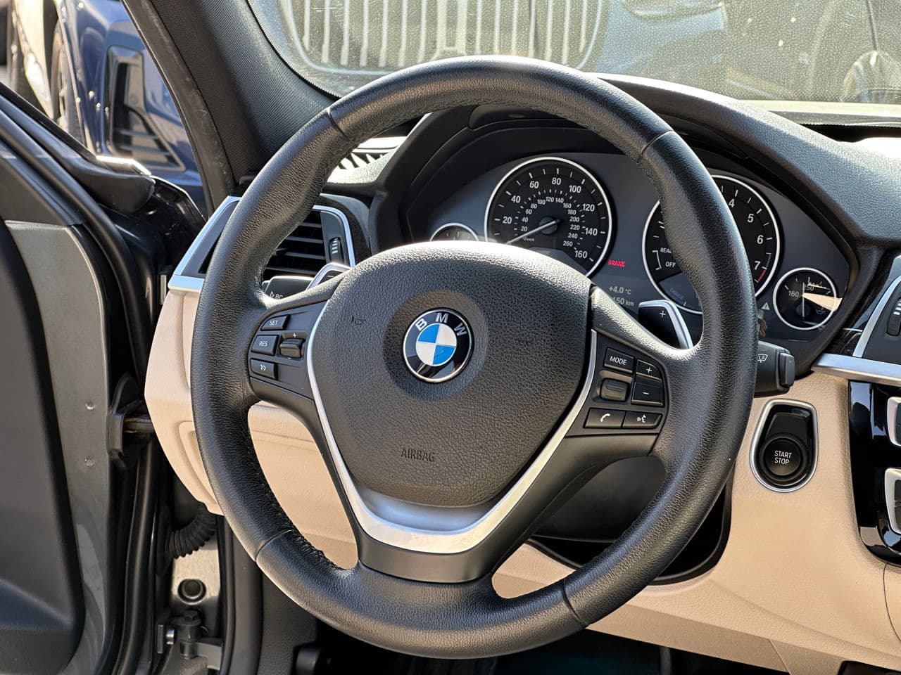 2017 BMW 330E — Miniatură 7