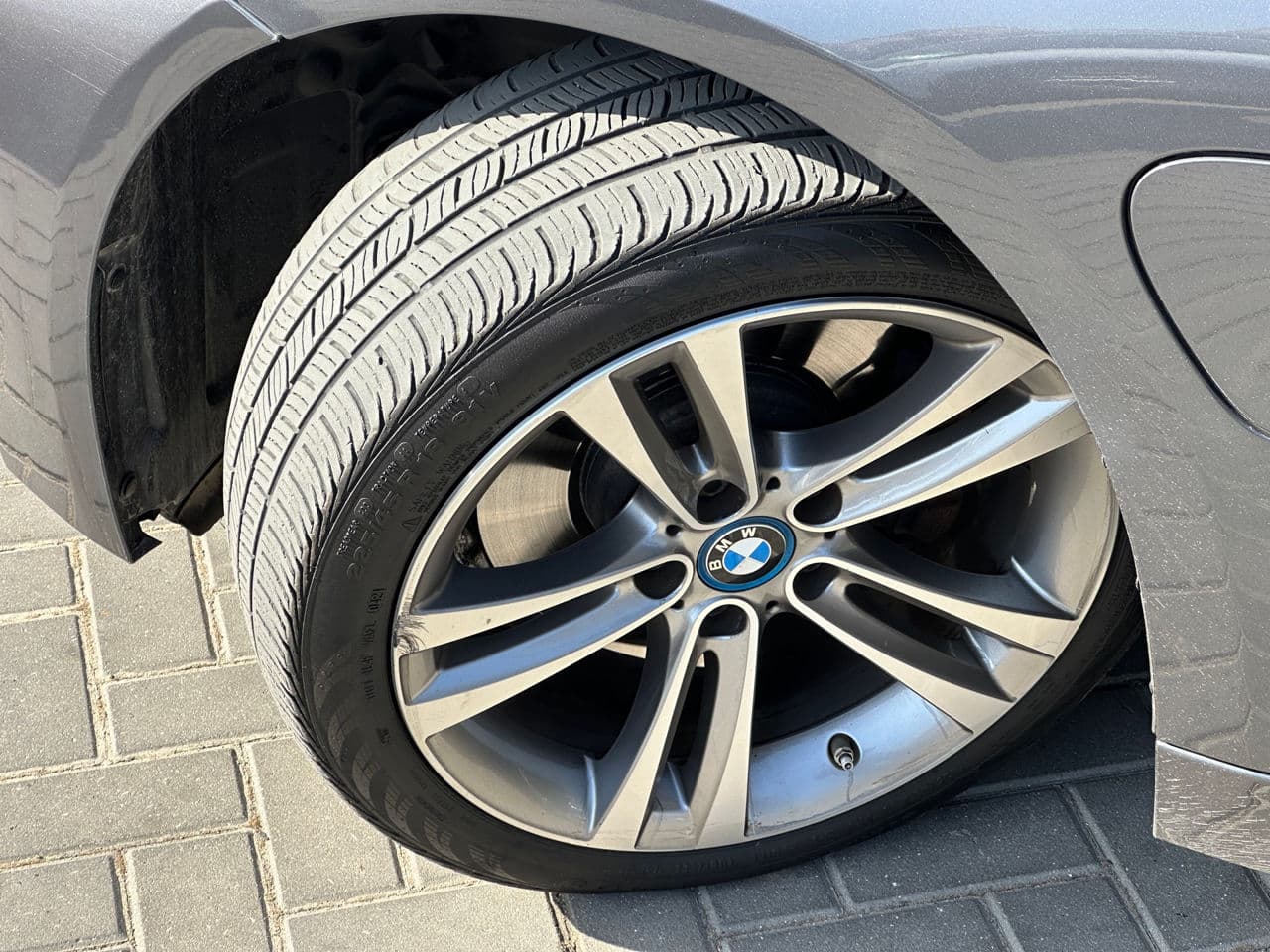 2017 BMW 330E — Miniatură 16
