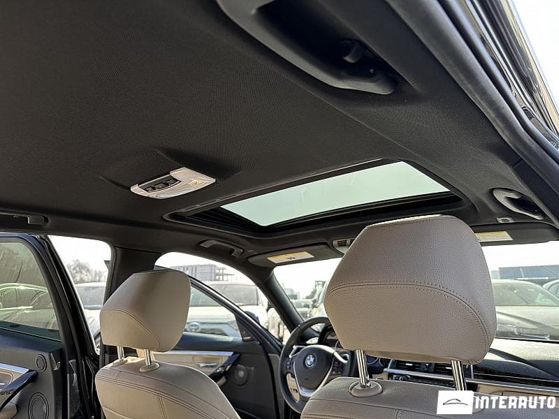 2017 BMW 330E — Miniatură 14