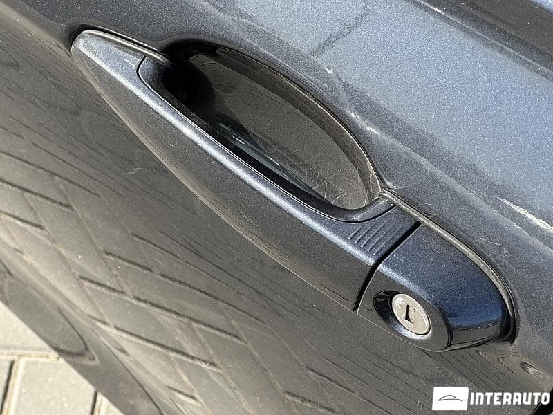 2017 BMW 330E — Miniatură 17