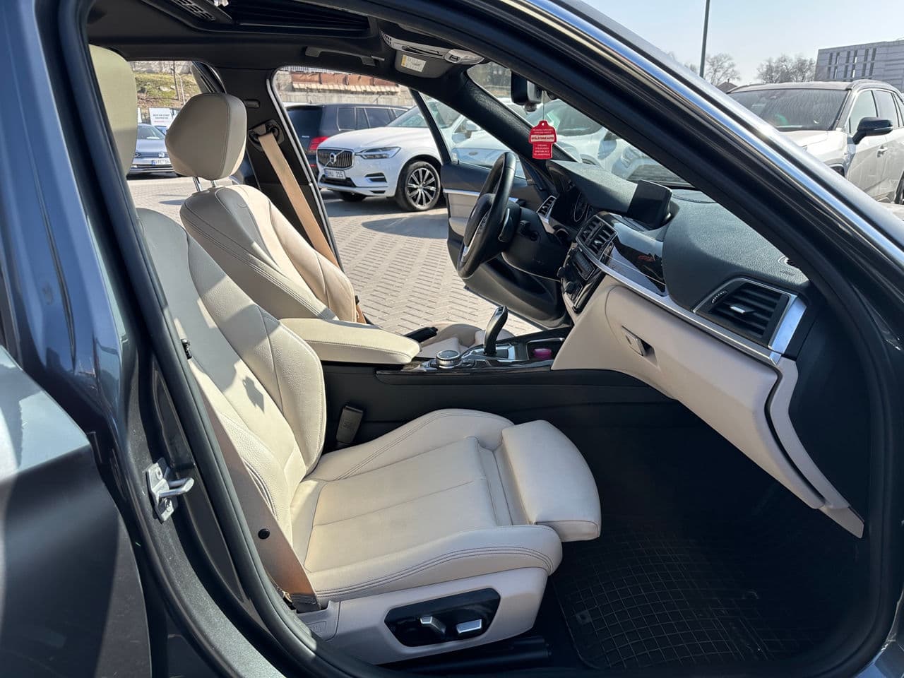 2017 BMW 330E — Miniatură 15
