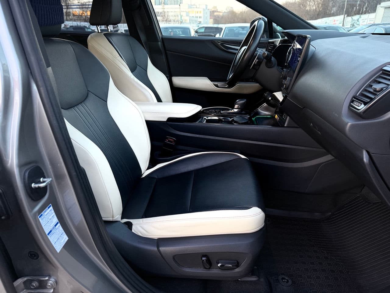 2022 Lexus NX 350H — Miniatură 22