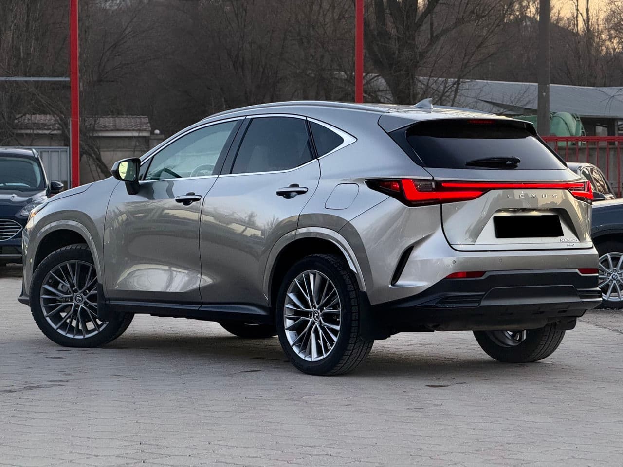 2022 Lexus NX 350H — Miniatură 3