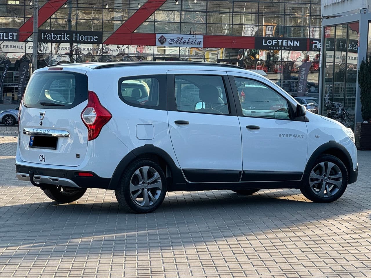 2016 Dacia Lodgy Stepway — Miniatură 3